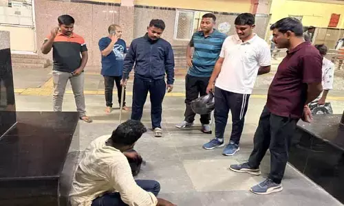 కేసముద్రం మండలంలో గంజాయి నిర్మూలనకు నైట్ బైక్ పెట్రోలింగ్