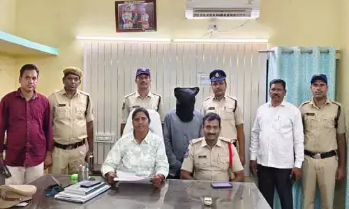 గంజాయి కేసు నిందితుడి అరెస్ట్.. సెల్‌ఫోన్ స్వాధీనం
