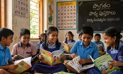 విద్యార్థుల‌కు గుడ్ న్యూస్‌...51 శాతం పుస్తకాల పంపిణీ పూర్తి