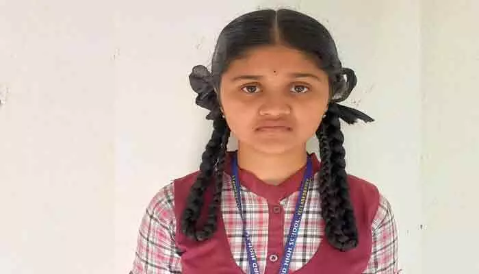 నేషనల్ మీన్స్ కమ్ మెరిట్ స్కాలర్షిప్కు ఎంపికైన విద్యార్థిని నేషనల్ మీన్స్ కమ్ మెరిట్ స్కాలర్షిప్కు ఎంపికైన విద్యార్థిని