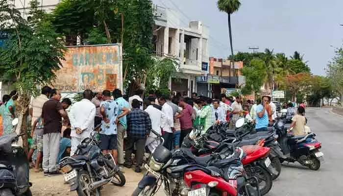చేపల మార్కెట్లో ‘మృగశిర’ సందడి చేపల మార్కెట్లో ‘మృగశిర’ సందడి