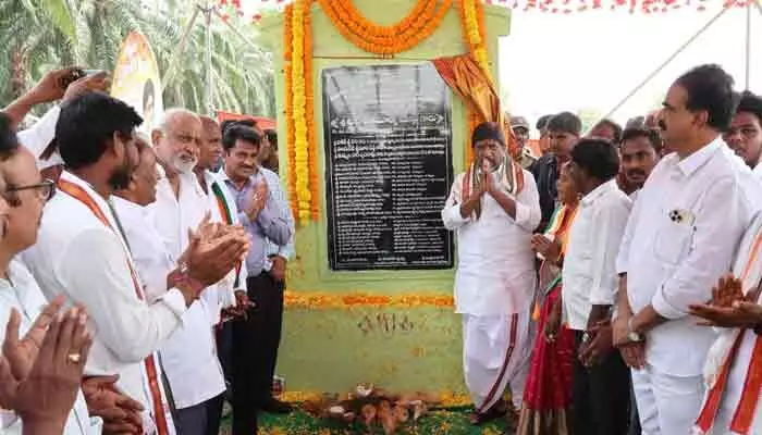 ముదిగొండలో పలు అభివృద్ధి పనులకు డిప్యూటీ సీఎం శంకుస్థాపన ముదిగొండలో పలు అభివృద్ధి పనులకు డిప్యూటీ సీఎం శంకుస్థాపన