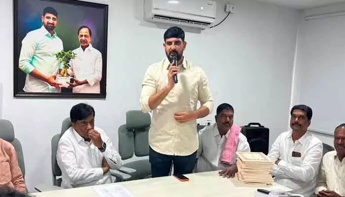 బీఆర్ఎస్ బలోపేతమే లక్ష్యం : ఎమ్మెల్యే పాడి కౌశిక్ రెడ్డి బీఆర్ఎస్ బలోపేతమే లక్ష్యం : ఎమ్మెల్యే పాడి కౌశిక్ రెడ్డి