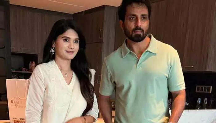 మిస్ ఇండియాను ప్రత్యేకంగా ఆహ్వానించి ఘనంగా సత్కరించిన సోనూసూద్.. మిస్ ఇండియాను ప్రత్యేకంగా ఆహ్వానించి ఘనంగా సత్కరించిన సోనూసూద్..