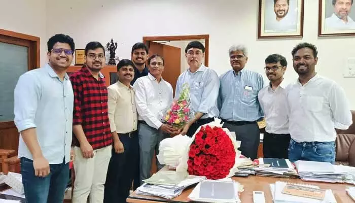 చారిత్రక ఘట్టానికి సర్వం సిద్ధం.. జోజిలా టన్నెల్లో ‘ఫైనల్ బ్రేక్త్రూ’ చారిత్రక ఘట్టానికి సర్వం సిద్ధం.. జోజిలా టన్నెల్లో ‘ఫైనల్ బ్రేక్త్రూ’