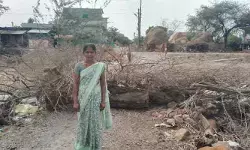 రహదారి మూసి వేయడం పై సర్పంచ్ ఆగ్రహం!