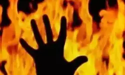 కరీంపేటలో దారుణం.. పెట్రోల్ పోసుకొని నిప్పంటించుకున్న  యువకుడు