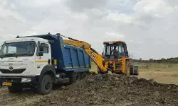 జూపల్లిలో అక్రమంగా మట్టి తరలింపు : గ్రామస్తుల అడ్డగింత జూపల్లిలో అక్రమంగా మట్టి తరలింపు : గ్రామస్తుల అడ్డగింత