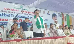ప్రజా దర్బార్లో వచ్చిన ప్రతి న్యాయబద్ధమైన సమస్యను పరిష్కరిస్తాం: మంత్రి పొంగులేటి ప్రజా దర్బార్లో వచ్చిన ప్రతి న్యాయబద్ధమైన సమస్యను పరిష్కరిస్తాం: మంత్రి పొంగులేటి