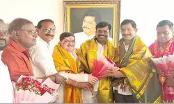 కార్మికుల సంక్షేమం కోసం మరింత సమర్థవంతంగా పని చేయాలి :మంత్రి పొన్నం ప్రభాకర్ కార్మికుల సంక్షేమం కోసం మరింత సమర్థవంతంగా పని చేయాలి :మంత్రి పొన్నం ప్రభాకర్