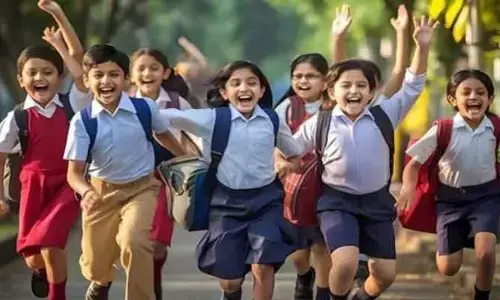 బంపర్ ఆఫర్.. ప్రభుత్వ బడిలో చేరితే రిటర్న్ రూ. 2 వేలు