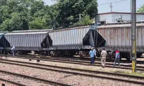 కురుక్షేత్రలో పట్టాలు తప్పిన గూడ్స్ రైలు.. నిలిచిపోయిన విద్యుత్ సరఫరా