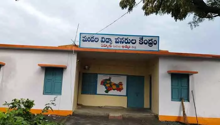 ఏన్కూర్ మండలానికి ఎంఈవోను నియమించండి కలెక్టర్ సార్..!? ఏన్కూర్ మండలానికి ఎంఈవోను నియమించండి కలెక్టర్ సార్..!?