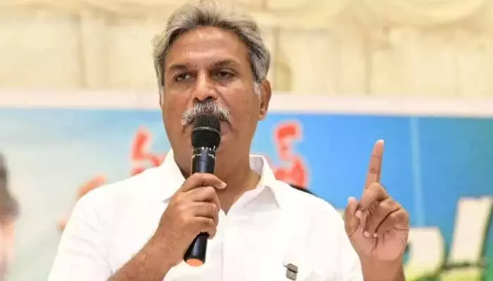 నా స్నేహితుడిని వేధిస్తున్నారు: పోలీసులపై NHRCలో కేశినేని నాని ఫిర్యాదు నా స్నేహితుడిని వేధిస్తున్నారు: పోలీసులపై NHRCలో కేశినేని నాని ఫిర్యాదు