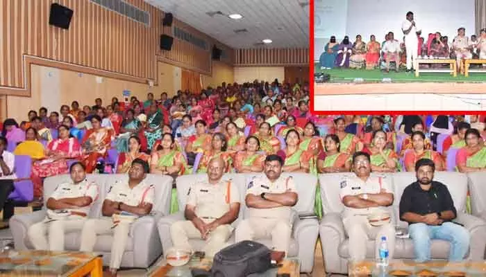 కార్పొరేటర్లు, ప్రజా ప్రతినిధులు సమన్వయంతో పని చేయాలి: డిప్యూటీ మేయర్ కార్పొరేటర్లు, ప్రజా ప్రతినిధులు సమన్వయంతో పని చేయాలి: డిప్యూటీ మేయర్