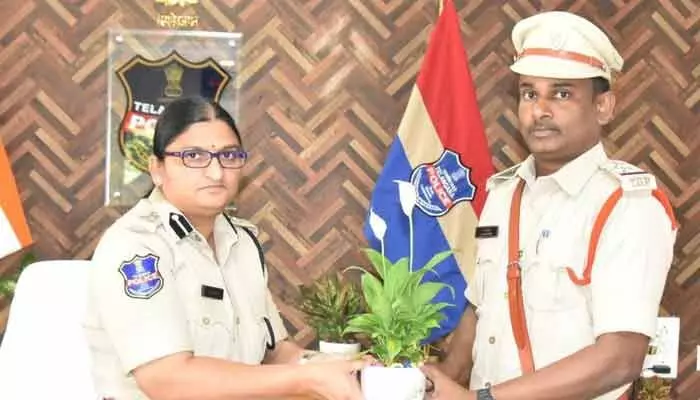 నిష్పక్షపాతంగా విధులు నిర్వహించాలి : జిల్లా ఎస్పీ జానకి నిష్పక్షపాతంగా విధులు నిర్వహించాలి : జిల్లా ఎస్పీ జానకి