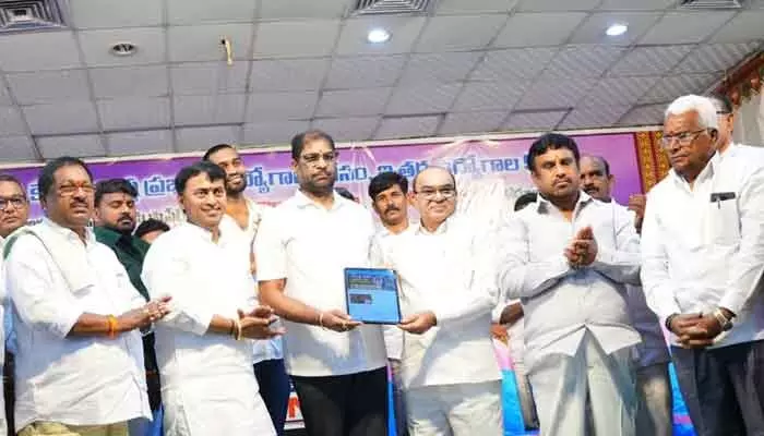 అట్టహాసంగా రాకేష్ రెడ్డి ఈ-క్లాసెస్ యాప్ లాంచింగ్ అట్టహాసంగా రాకేష్ రెడ్డి ఈ-క్లాసెస్ యాప్ లాంచింగ్