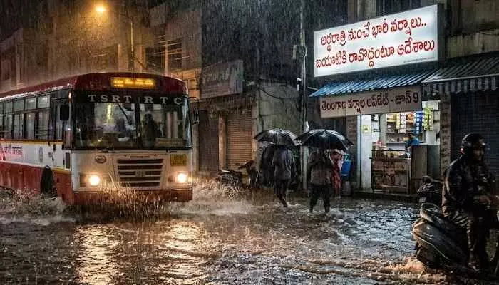 అర్ధరాత్రి నుంచే భారీ వర్షాలు.. బయటికి రావొద్దంటూ ఆదేశాలు! అర్ధరాత్రి నుంచే భారీ వర్షాలు.. బయటికి రావొద్దంటూ ఆదేశాలు!