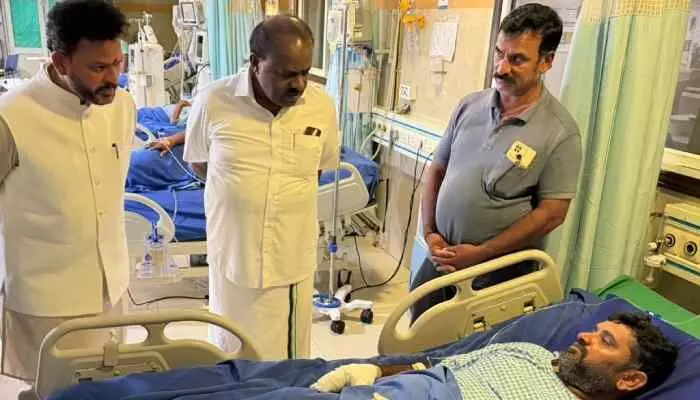 స్టీల్ ప్లాంట్ మృతుల కుటుంబాలకు రూ. 25 లక్షల పరిహారం స్టీల్ ప్లాంట్ మృతుల కుటుంబాలకు రూ. 25 లక్షల పరిహారం
