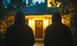 మరోసారి రెచ్చిపోయిన నేపాలీ గ్యాంగ్.. పనిలో చేరిన నెలలోనే భారీ దోపిడీ! మరోసారి రెచ్చిపోయిన నేపాలీ గ్యాంగ్.. పనిలో చేరిన నెలలోనే భారీ దోపిడీ!