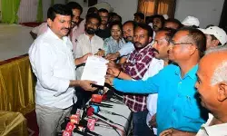 జర్నలిస్టుల పిల్లల ఫీజు రాయితీ పై మంత్రి పొంగులేటి హామీ