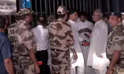 Delhi: మీనాక్షి నటరాజన్ నామినేషన్ రిజెక్ట్.. ఢిల్లీలోని ఈసీ కార్యాలయం ఎదుట హైడ్రామా Delhi: మీనాక్షి నటరాజన్ నామినేషన్ రిజెక్ట్.. ఢిల్లీలోని ఈసీ కార్యాలయం ఎదుట హైడ్రామా