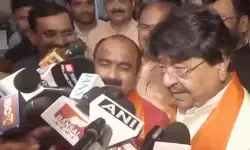 మీనాక్షి కేసుల ముచ్చట చెప్పిందే ఆ పార్టీ నేతలు.. బాంబు పేల్చిన మధ్యప్రదేశ్ బీజేపీ మంత్రి మీనాక్షి కేసుల ముచ్చట చెప్పిందే ఆ పార్టీ నేతలు.. బాంబు పేల్చిన మధ్యప్రదేశ్ బీజేపీ మంత్రి