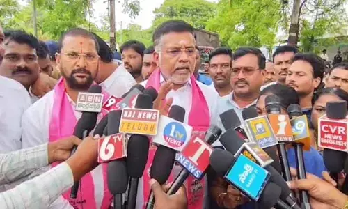 మంథ‌నిలో శ్రీధ‌ర్ బాబు రాజ్యాంగం న‌డుస్తోంది : మాజీ ఎమ్మెల్యే పుట్ట మ‌ధు