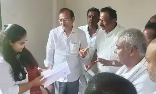 ధాన్యం కొనుగోలు వేగవంతం చేయాలి.. కలెక్టర్ కు మాజీ ఎమ్మెల్యే వినతి