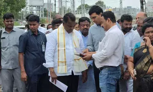 మహిళా డిగ్రీ కళాశాలను సందర్శించిన మంత్రి అడ్లూరి..