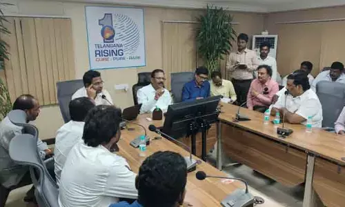 కాంట్రాక్ట‌ర్ల‌తో ఎంఎంసి అధికారుల స‌మావేశం..