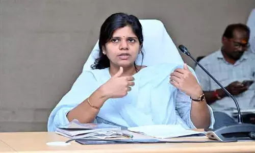 నానో యూరియా వినియోగాన్ని ప్రయోగాత్మకంగా పరిశీలించండి : కలెక్టర్ ఇలా త్రిపాఠి