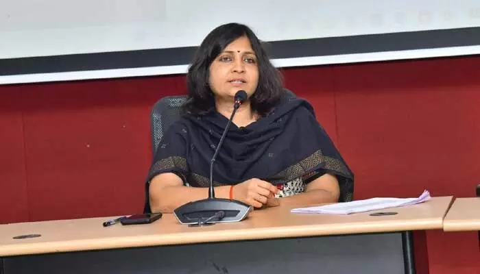 గురుకులాల బాధ్యతలకు ఐఏఎస్ విజయేంద్ర దూరం గురుకులాల బాధ్యతలకు ఐఏఎస్ విజయేంద్ర దూరం