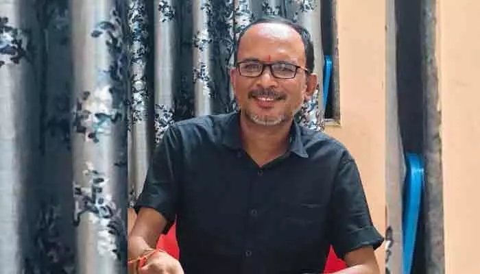 రెబ్బెన మండలంలో విషాదం.. వడదెబ్బతో ఉపాధ్యాయుడు మృతి రెబ్బెన మండలంలో విషాదం.. వడదెబ్బతో ఉపాధ్యాయుడు మృతి