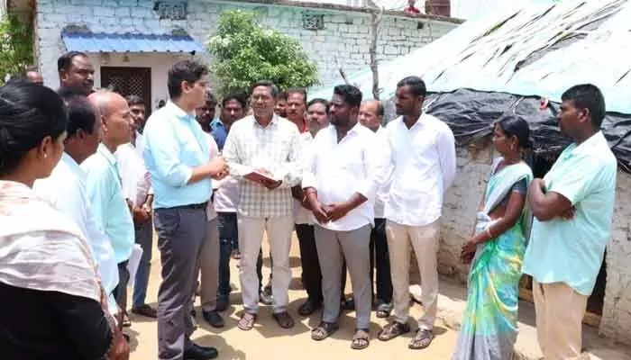 అర్హులను గుర్తించి ఇందిరమ్మ ఇళ్ల మంజూరు చేయాలి : కలెక్టర్ ఆశిష్ సాంగ్వాన్ అర్హులను గుర్తించి ఇందిరమ్మ ఇళ్ల మంజూరు చేయాలి : కలెక్టర్ ఆశిష్ సాంగ్వాన్