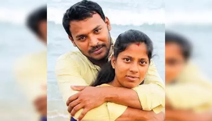బిర్యానీ తీసుకురమ్మన్న భర్త.. సూసైడ్ చేసుకున్న భార్య.. ఆ తర్వాత! బిర్యానీ తీసుకురమ్మన్న భర్త.. సూసైడ్ చేసుకున్న భార్య.. ఆ తర్వాత!