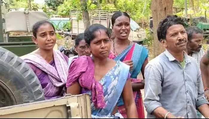 చింతలమానేపల్లిలో ఉద్రిక్తత : ఫారెస్ట్ అధికారులు–పోడు రైతుల మధ్య తీవ్ర వాగ్వాదం చింతలమానేపల్లిలో ఉద్రిక్తత : ఫారెస్ట్ అధికారులు–పోడు రైతుల మధ్య తీవ్ర వాగ్వాదం