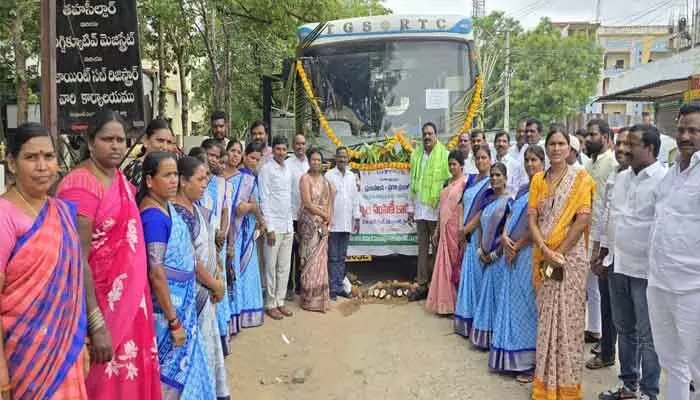 మహిళా సాధికారతకు సర్కారు చేయూత మహిళా సాధికారతకు సర్కారు చేయూత