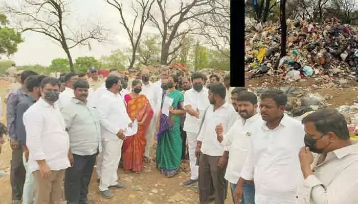 నాడు క్రీడా ప్రాంగణం.. నేడు చెత్త కుప్పల మయం.. నాడు క్రీడా ప్రాంగణం.. నేడు చెత్త కుప్పల మయం..