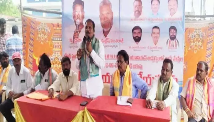 కూలీ రేట్లు పెంచే వరకు కార్మికుల బంద్ ఆగదు: భవన నిర్మాణ సంఘం రాష్ట్ర ప్రధాన కార్యదర్శి కూలీ రేట్లు పెంచే వరకు కార్మికుల బంద్ ఆగదు: భవన నిర్మాణ సంఘం రాష్ట్ర ప్రధాన కార్యదర్శి