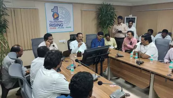 కాంట్రాక్టర్లతో ఎంఎంసి అధికారుల సమావేశం.. కాంట్రాక్టర్లతో ఎంఎంసి అధికారుల సమావేశం..