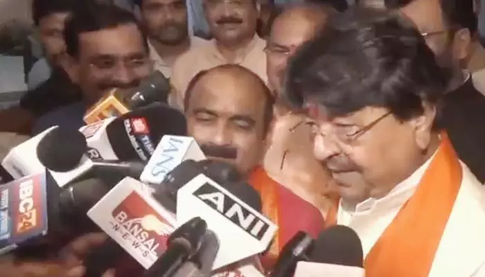 మీనాక్షి కేసుల ముచ్చట చెప్పిందే ఆ పార్టీ నేతలు.. బాంబు పేల్చిన మధ్యప్రదేశ్ బీజేపీ మంత్రి మీనాక్షి కేసుల ముచ్చట చెప్పిందే ఆ పార్టీ నేతలు.. బాంబు పేల్చిన మధ్యప్రదేశ్ బీజేపీ మంత్రి