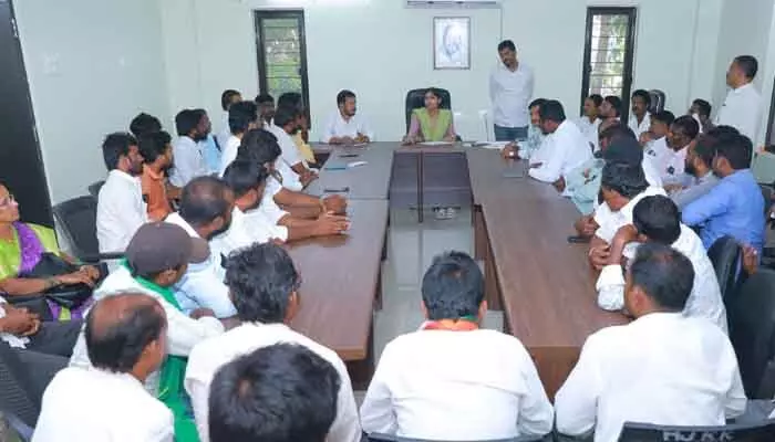 ప్రజలకు ఇచ్చిన హామీలను అమలు చేయడమే ప్రభుత్వ లక్ష్యం : ఎమ్మెల్యే యశస్వినిరెడ్డి ప్రజలకు ఇచ్చిన హామీలను అమలు చేయడమే ప్రభుత్వ లక్ష్యం : ఎమ్మెల్యే యశస్వినిరెడ్డి
