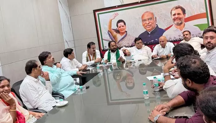 గిరిజన రిజర్వేషన్లకు 50 ఏళ్లు.. తెలంగాణలో కాంగ్రెస్ 50 రోజుల బస్సు యాత్ర గిరిజన రిజర్వేషన్లకు 50 ఏళ్లు.. తెలంగాణలో కాంగ్రెస్ 50 రోజుల బస్సు యాత్ర