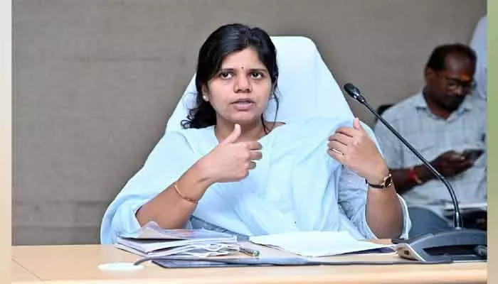 నానో యూరియా వినియోగాన్ని ప్రయోగాత్మకంగా పరిశీలించండి : కలెక్టర్ ఇలా త్రిపాఠి నానో యూరియా వినియోగాన్ని ప్రయోగాత్మకంగా పరిశీలించండి : కలెక్టర్ ఇలా త్రిపాఠి