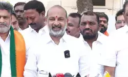 జూన్ 15 నుంచి ‘స్వచ్ఛ పాఠశాల’.. పిలుపునిచ్చిన కేంద్ర మంత్రి బండి సంజయ్! జూన్ 15 నుంచి ‘స్వచ్ఛ పాఠశాల’.. పిలుపునిచ్చిన కేంద్ర మంత్రి బండి సంజయ్!