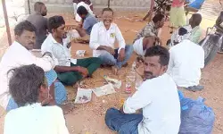 నర్వ మండల కేంద్రంలో నిబంధనలకు విరుద్ధంగా వైన్ షాపు నిర్వహణ నర్వ మండల కేంద్రంలో నిబంధనలకు విరుద్ధంగా వైన్ షాపు నిర్వహణ