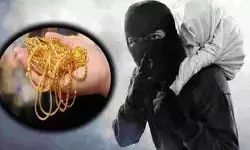 చిలుకానగర్ లో చోరీ.. 5 తులాల బంగారం, నగదు అపహరణ చిలుకానగర్ లో చోరీ.. 5 తులాల బంగారం, నగదు అపహరణ