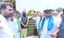 కాలువ కట్టల పై సోలార్ విద్యుత్ ఉత్పత్తికి తక్షణ చర్యలు : మంత్రి ఉత్తమ్ కుమార్ రెడ్డి