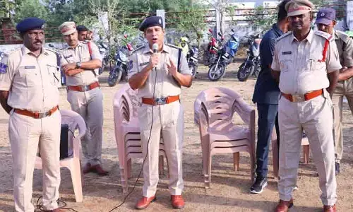 సైబర్ మోసాల పట్ల అప్రమత్తంగా ఉండాలి.. 45 వాహనాలు తాత్కాలిక సీజ్